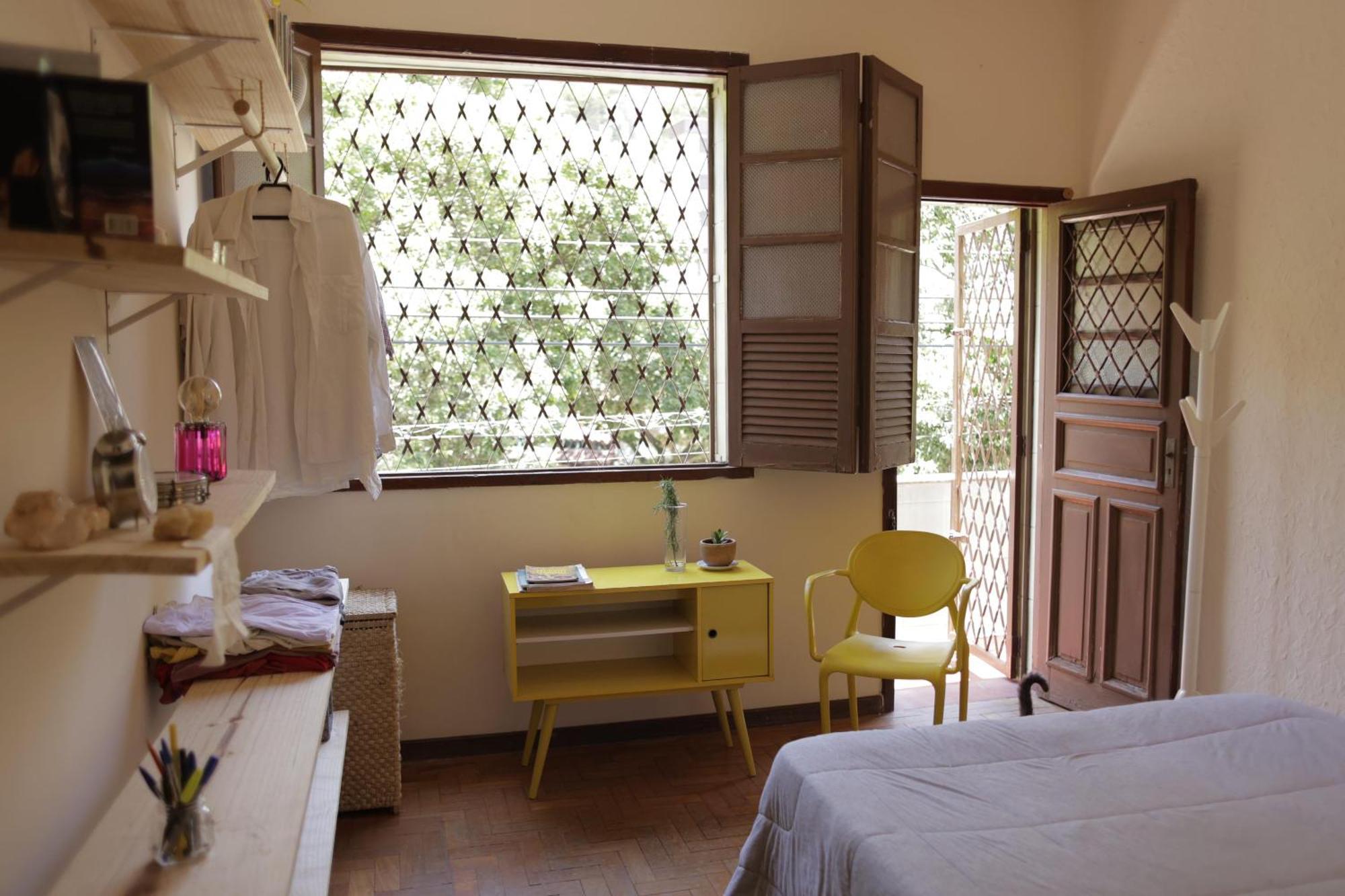 Quarto Casal Com Varanda Casa Caramel Belo Horizonte Luaran gambar
